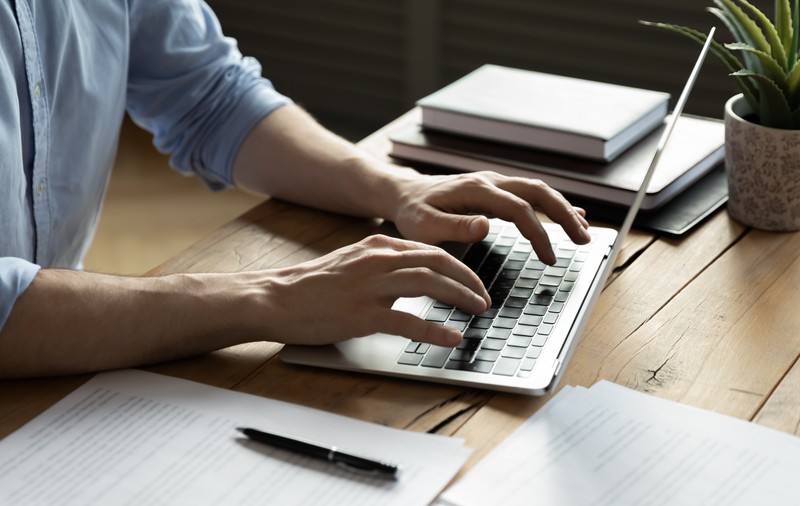 Despre școală, fără ipocrizie. Cum a fost corectura la simularea digitală? Observații de la firul ierbii ale unui profesor de limba română