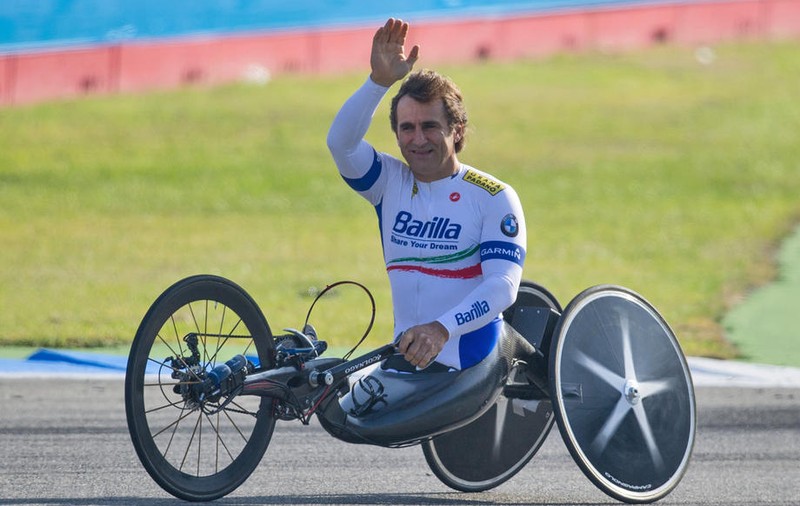 Care este starea de sănătate a lui Alessandro Zanardi, fostul pilot de Formula 1. ”Rămâne sedat, intubat și ventilat mecanic”