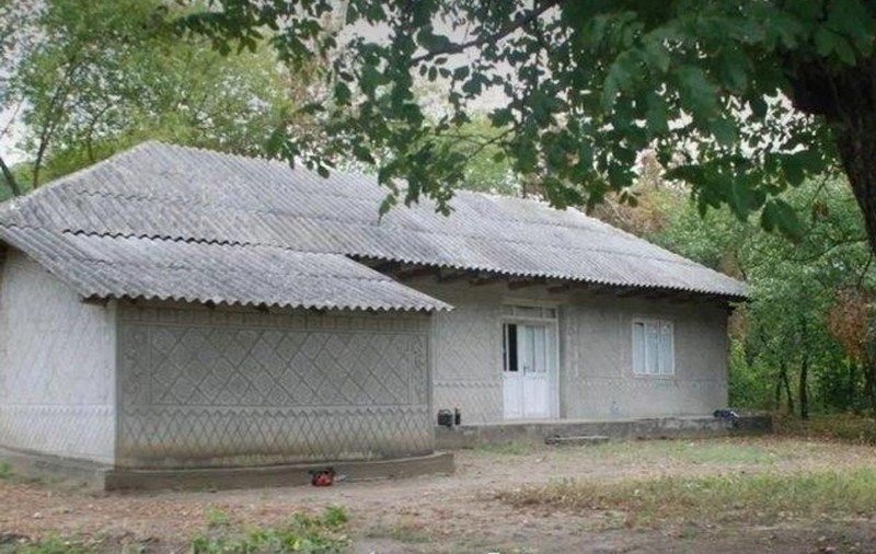 Cât costă cea mai ieftină casă din România, cu teren cât un stadion. Poți să devii proprietar cu banii de 4.000 de pizza