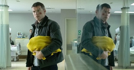 Ray caută să demonstreze că nu a venit singur la spital / Foto: Netflix
