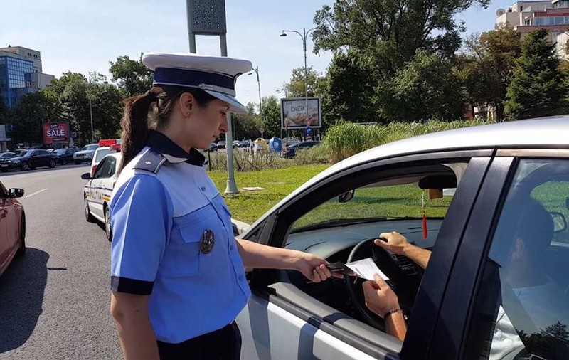 Șoferii care nu își plătesc în 30 de zile amenzile rutiere vor rămâne fără carnetul auto; Proiectul de lege, depus în Parlament