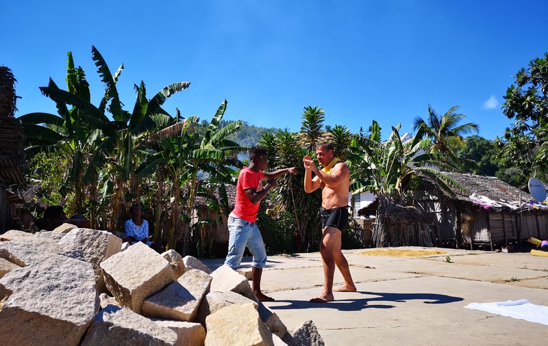 Ionuț Iftimoaie, antrenor de kickboxing în Madagascar