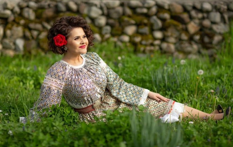Cum arată Niculina Stoican când nu poartă costum popular. Cântăreața de muzică populară are 51 de ani