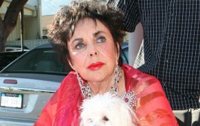 Liz Taylor nu vine la comemorarea lui Michael, care va fi ”un circ”