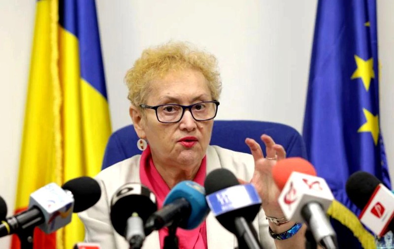 Avocatul Poporului, despre certificatul verde: Ar fi trebuit introdus prin lege, nu prin hotărâre de Guvern