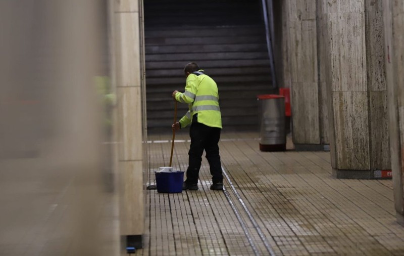 Infiltrații în infrastructura subterană de la metroul din București, după ploile abundente. Metrorex anunță că circulația trenurilor nu este afectată