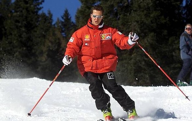 ROMÂNUL CARE ŞTIE CEL MAI BINE PRIN CE TRECE SCHUMACHER ÎI ŢINE PUMNII! UITE CE MESAJ ARE PENTRU EL!