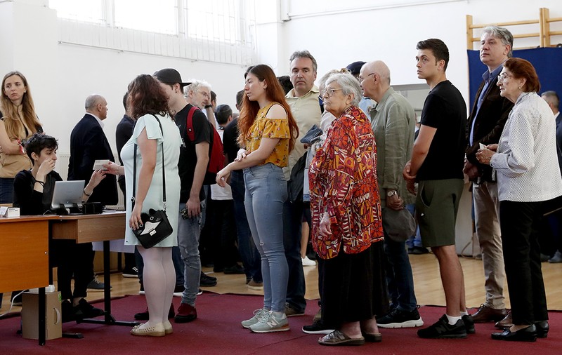 Daniel Sandu, sociolog: „Prezența la vot nu a fost decât contextual împotriva PSD. La fel de ușor, răzvrătirea se poate manifesta față de alte partide”