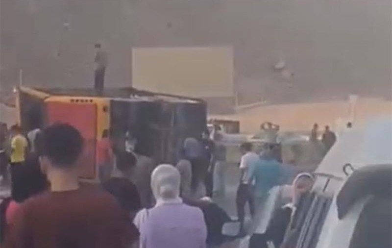 Un autobuz plin cu studenți s-a răsturnat în Egipt: cel puțin 12 morți și 33 de răniți