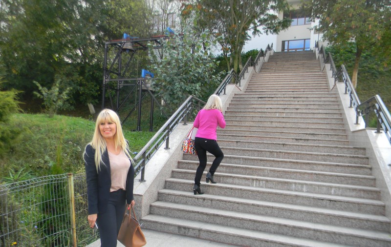 Elena Udrea și-a cunoscut colegii de la Teologie / GALERIE FOTO