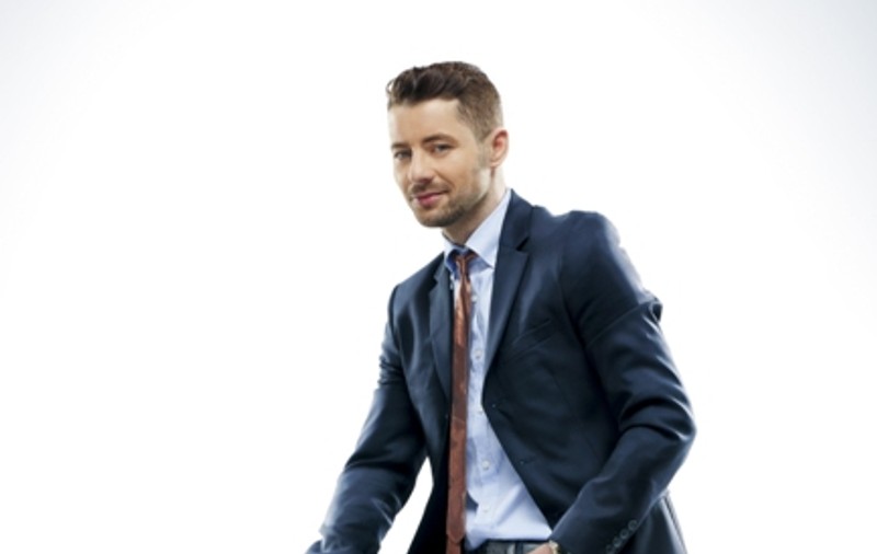 Adrian Sînă este pasionat de surfing
