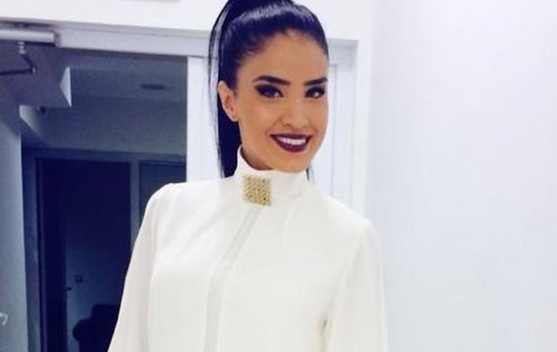 IULIA ALBU a DAT de NAIBA! ADELINA PESTRIŢU, CU GĂINA ÎN CAP! O să RĂMÂI MASCĂ dacă o VEZI! 