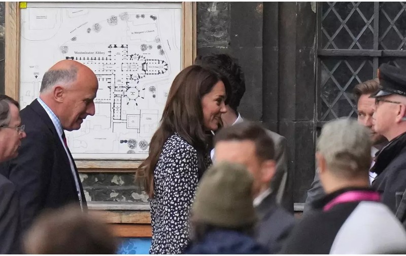 Cât costă rochia cu flori purtată de Kate Middleton la repetiția pentru încoronarea regelui Charles