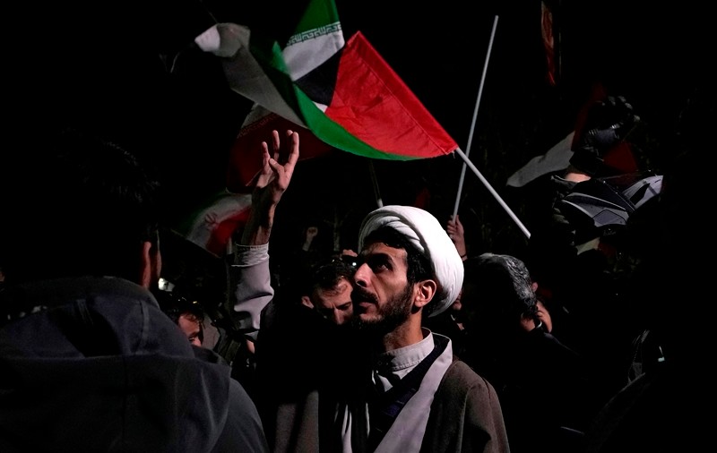 Războiul din umbră dintre Israel și Iran a ieșit la lumină. Ce urmează?