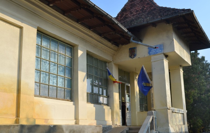 Primăria Lungani primește fonduri pentru un sediu nou, dar nu are bani pentru întomirea documentației