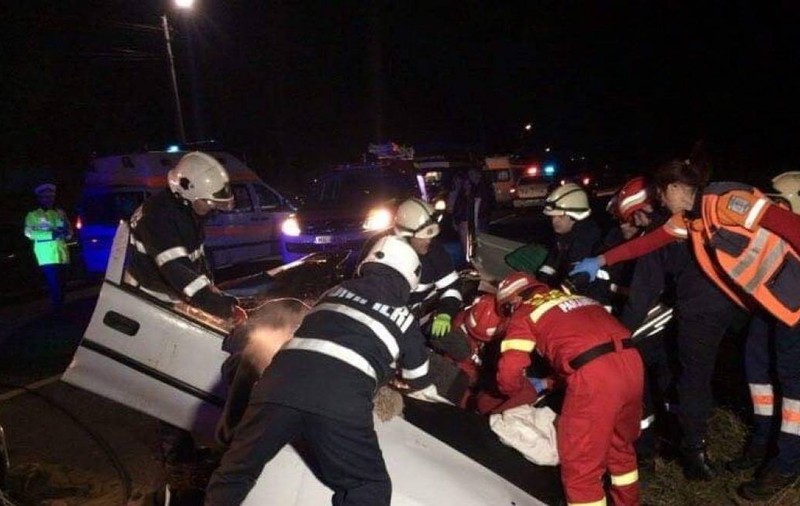 O tânără a murit, iar doi băieți se zbat între viață și moarte în urma unui cumplit accident, la Gherla! VIDEO