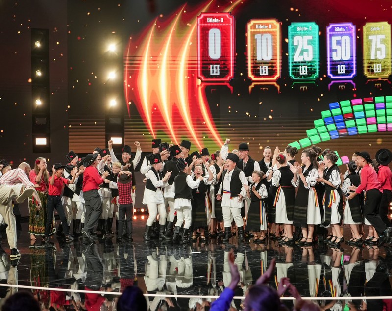 Ansamblul Valea Târnavelor a câștigat The Ticket 2025 și premiul de 100.000 de euro. Maurice Munteanu: „Dansați superb!”