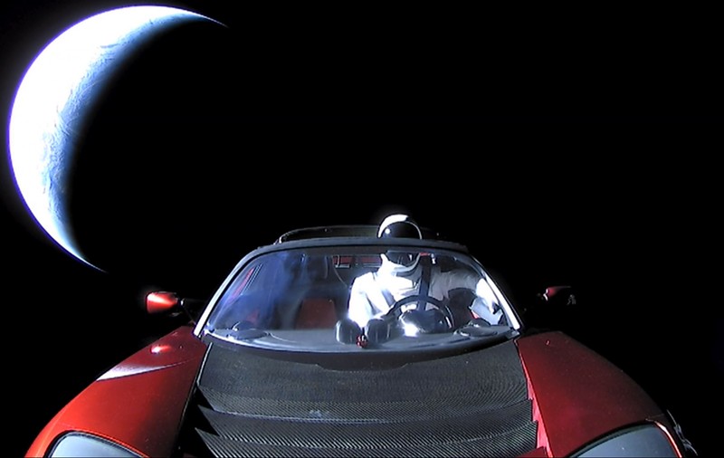 Elon Musk: Bazele de pe Luna și Marte vor păstra intactă civilizația umană în eventualitatea declanșării celui de-Al Treilea Război Mondial