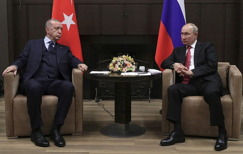 Vladimir Putin, către Erdogan: „Am un nivel ridicat de anticorpi. Data viitoare când trebuie să vă vaccinaţi, faceţi-o cu Sputnik”