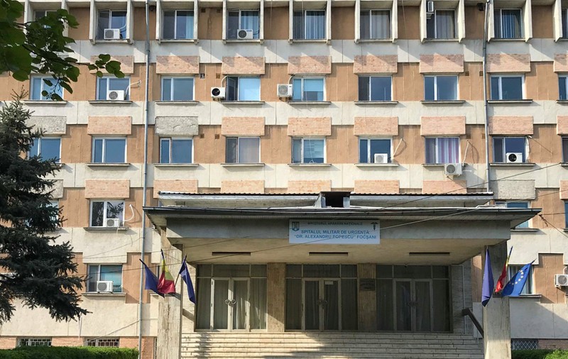 Comandantul Spitalului Militar din Focșani, schimbat după ce s-a descoperit că au fost vaccinați 145 de civili care nu erau eligibili