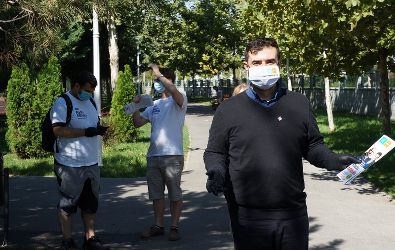 Un candidat USR-PLUS la Consiliul Local a anunțat că e pe punctul de a-și concedia bona din cauză că “votează Gabriela Firea”