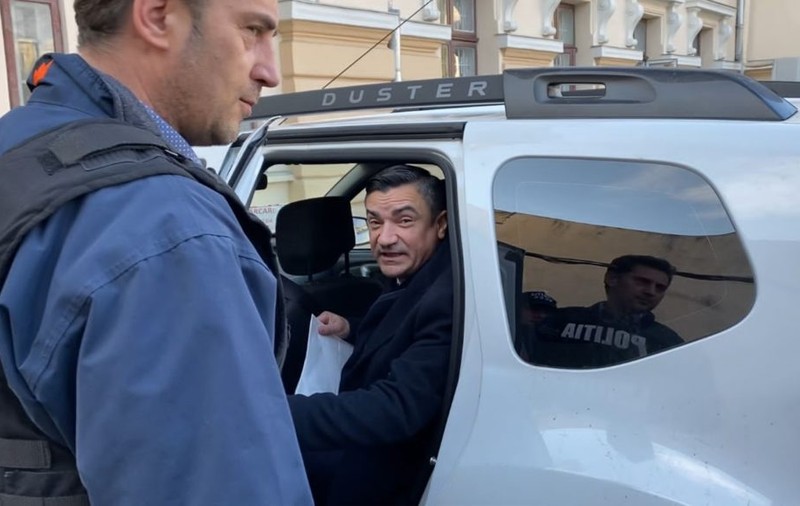 Mihai Chirica a fost trimis în judecată pentru constituire de grup infracțional organizat. Alți 19 de inculpați vizați, majoritatea angajați la Primăria Iași