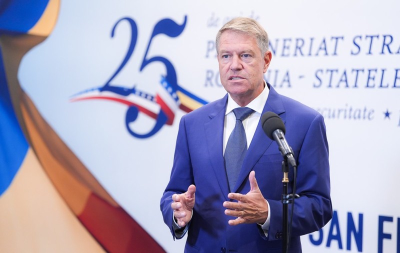 Klaus Iohannis cere ca finanţarea presei de către partidele politice să vină „într-o zonă clar reglementată şi transparentă”