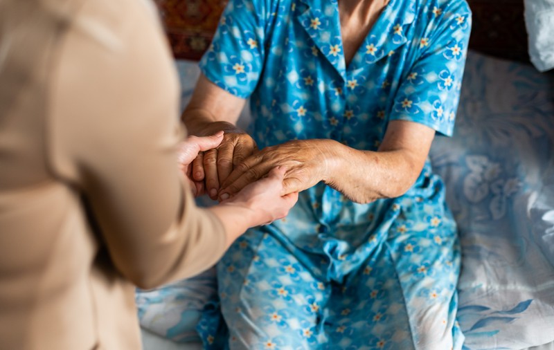 În așteptarea Planului Național pentru Cancer, amânat de Rafila: „Timpul are altă dimensiune pentru acești pacienți. Sunt multă disperare și umilință de îndurat”