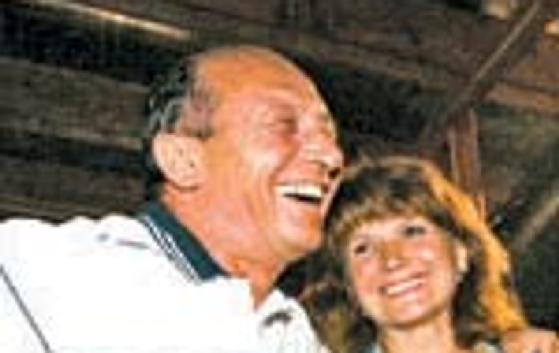 Presedintele Traian Basescu si-a scos sotia la o cina romantica