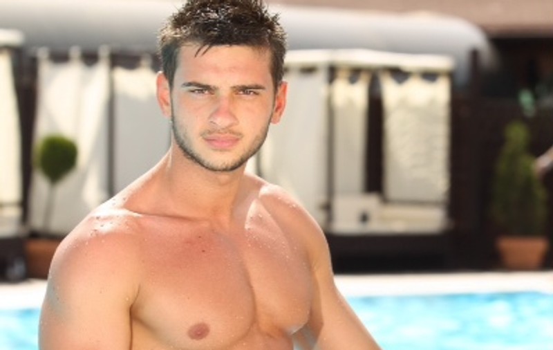 Dorian Popa, sex-simbolul trupei “LA-LA BAND”, joacă din toamnă la Pro Tv, rolul unui golan cuceritor în ”Pariu cu viaţa"