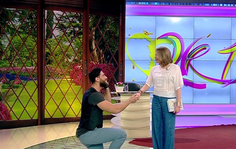 Ispita Robert, sărut pasional în direct la tv. Mirela Vaida a rămas mască. “Am dormit la el azi noapte”