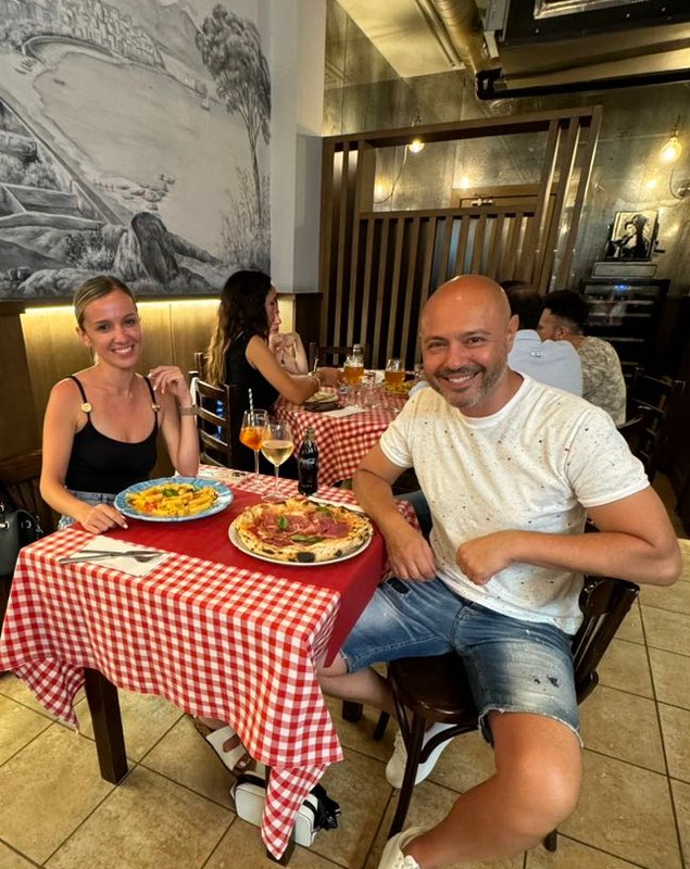 Mihai Mitoșeru și-a cerut iubita de soție la Barcelona. Cum arată inelul de logodnă al Alexandrei