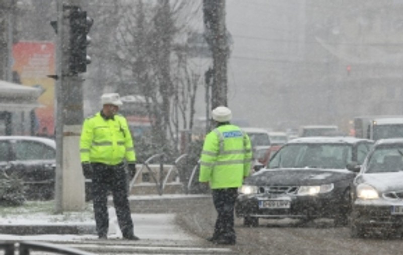 Aproape 100 de tamponări în Capitală, din cauza poleiului