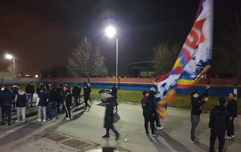 Dinamo - FCSB. Fanii FCSB au intrat peste jucători în cantonament. MM Stoica s-a comportat ca un ultras de galerie