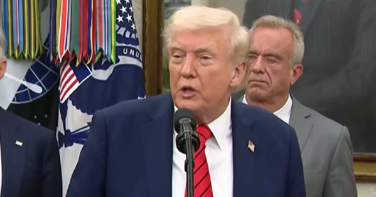 Donald Trump oferă declarații la Casa Albă