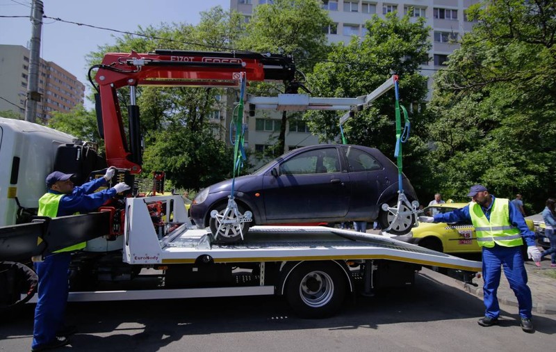 Când este gratuită parcarea în București și cum eviți ridicarea mașinii în 2025