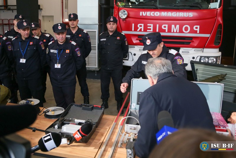 Pompierii de la ISU București-Ilfov. Imagine cu titlu informativ