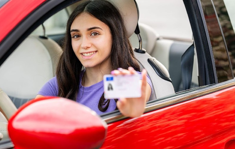Permis de la 17 ani, dar însoțit. Noi reguli pentru permisul de conducere la nivelul UE. România are trei ani să adopte schimbările în Codul Rutier