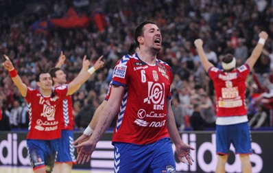 Marko Vujin rukomet reprezentacija Srbija polufinale EHF Evropsko prvenstvo utakmica protiv Hrvatska u hali Beogradska arena radost 27.01.2012. godine Foto: Marko Metlas zastava Srbije radost, slavlje
