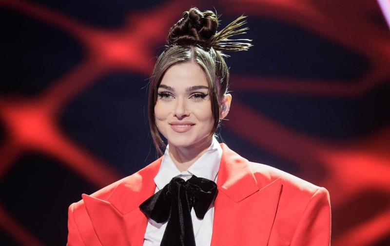 Imagini nevăzute până acum cu Theo Rose în copilărie. Unchiul ei râdea de ea: „Ce urâtă, ce boccie! Theodora, ești frumoasă?”