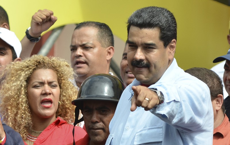 Criza din Venezuela | Maduro a amânat retragerea bancnotei de 100 de bolivari, în urma protestelor violente. GALERIE FOTO