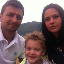 Romeo Surdu fericit în Moldova alături de familie. foto: Facebook.com