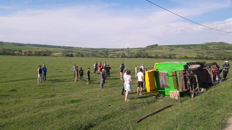 Lumea s-a strâns la locul accidentului