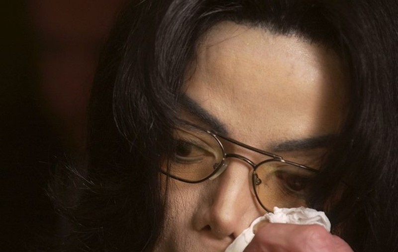 I-au furat nasul lui Michael Jackson