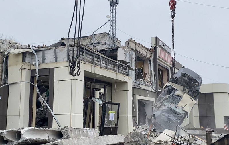 Moscova acuză Ucraina că a bombardat intenționat o brutărie din orașul estic ocupat Lisichansk, atac soldat cu moartea a cel puțin 8 civili | VIDEO