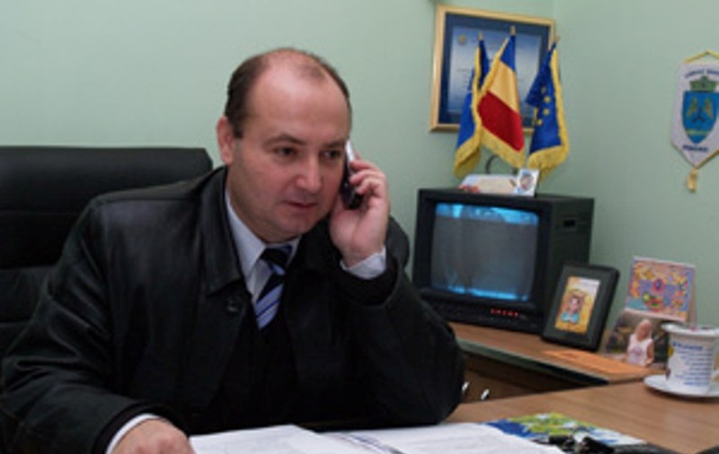 Se întâmplă în România! Un primar, candidat pentru un nou mandat, îşi va începe campania electorală din arest
