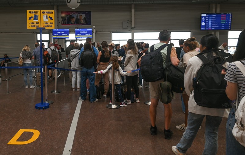 MAE, atenţionare de călătorie pentru Franța. Zboruri perturbate pe Aeroportul Paris - Beauvais din cauza unei greve