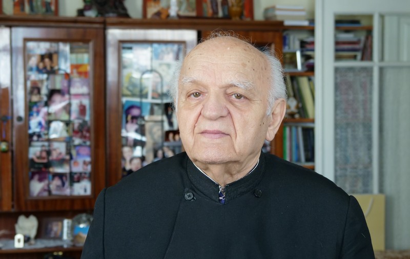 VIDEO/Închis la Jilava, părintele Nicolae Bordașiu a trăit totuși un moment special. A săvârșit slujba Învierii cu colegii de celulă