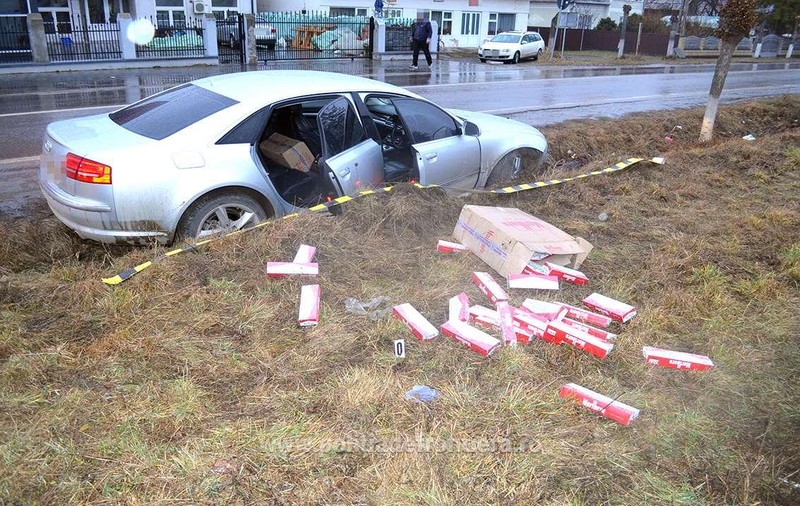 Peste 16 kg tutun pentru narghilea și țigări în valoare de 52.500 de lei, confiscate de polițiștii de frontieră