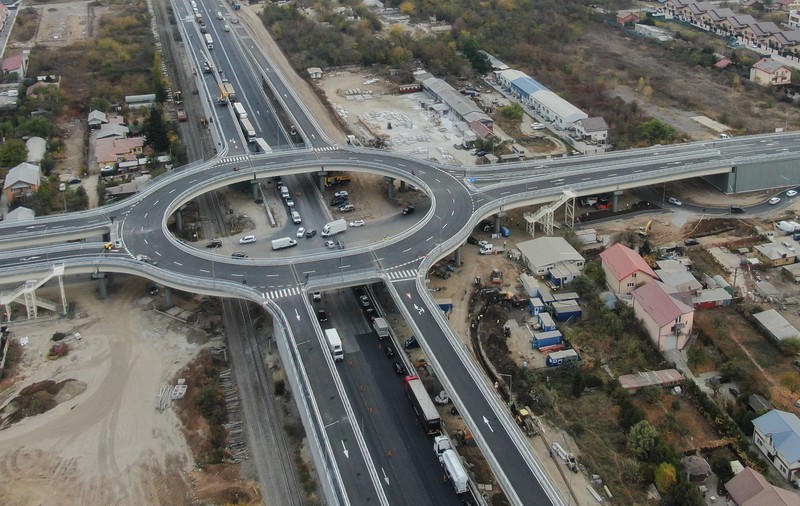 Pasajul Domneşti a fost deschis circulaţiei. Cum arată primul giratoriu suspendat de pe Centura Capitalei